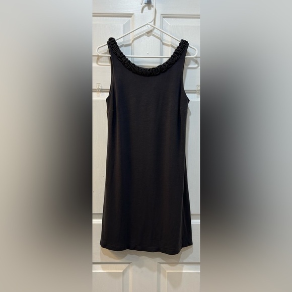 J. Crew Jersey Knit Sleeveless Mini Dress Ruffle Neckline Preppy Casual Short M - Picture 1 of 6
